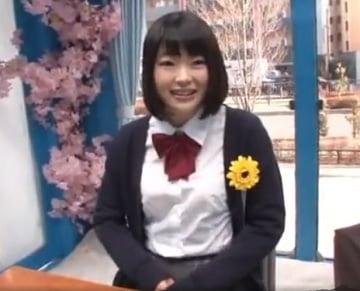 卒業式を終えて晴れやかな表情のJKがMM号の中で処女を奪われちゃう