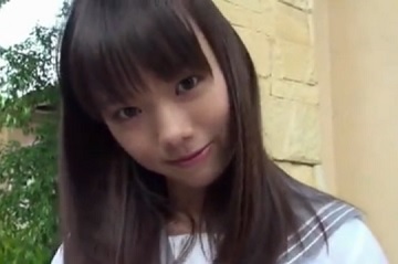 無限の可能性を秘めたグラドルの黒ストから木漏れる透けパンがエロい