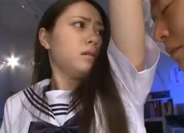 不純異性交遊の弱みを握られたＪＫが生活指導の先生にハメられちゃう