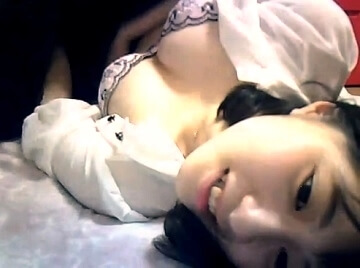 尻ゴリ押しを受け生々しいハミケツを見せるライブチャット嬢