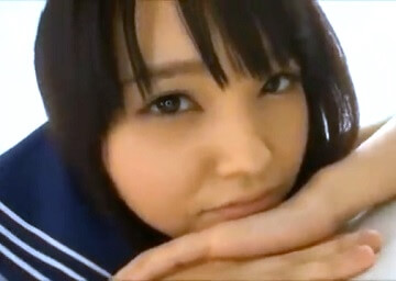 着エロ撮影のはずがまさかのＡＶデビューさせられる貧乳アイドル