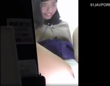 深夜のＪＫオナクラでお客さんにオナニーサポートをする素人の盗撮映像