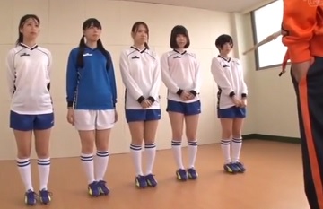 フットサル部のいじめられっ子部員が合宿で公開レイプされちゃう