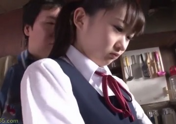 親が作った借金の肩代わりにされる幸薄女子校生がチンピラの肉奴隷に