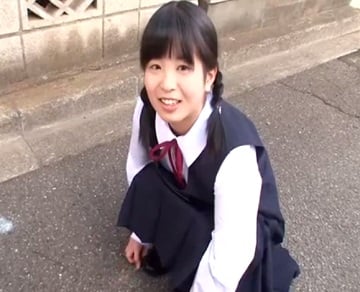 道路にラクガキして遊んでいたＪＣを誑かしていたずらするオッサン