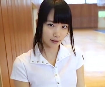 体育館でテニスをする黒髪美少女の水着から木漏れるプリプリのお尻が胸熱な件ｗ