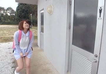 どうしよう漏らしちゃう…(>_