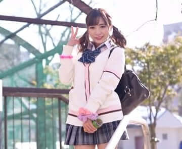 ＳＮＳの動画配信でお小遣いを稼ぐちゃっかり者のＪＫに生チンコ挿入ｗ