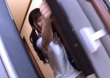 下校中の女子校生がストーカーに追いかけ回され自宅侵入を許してしまった末路…